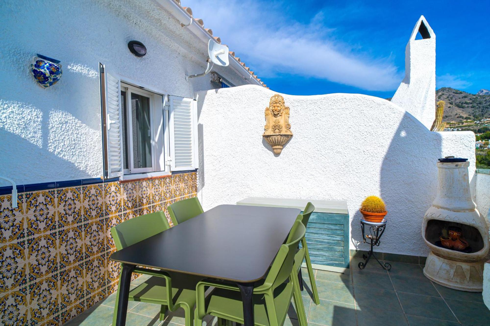 Sunny Terrace Chimenea By Casasol Apartment