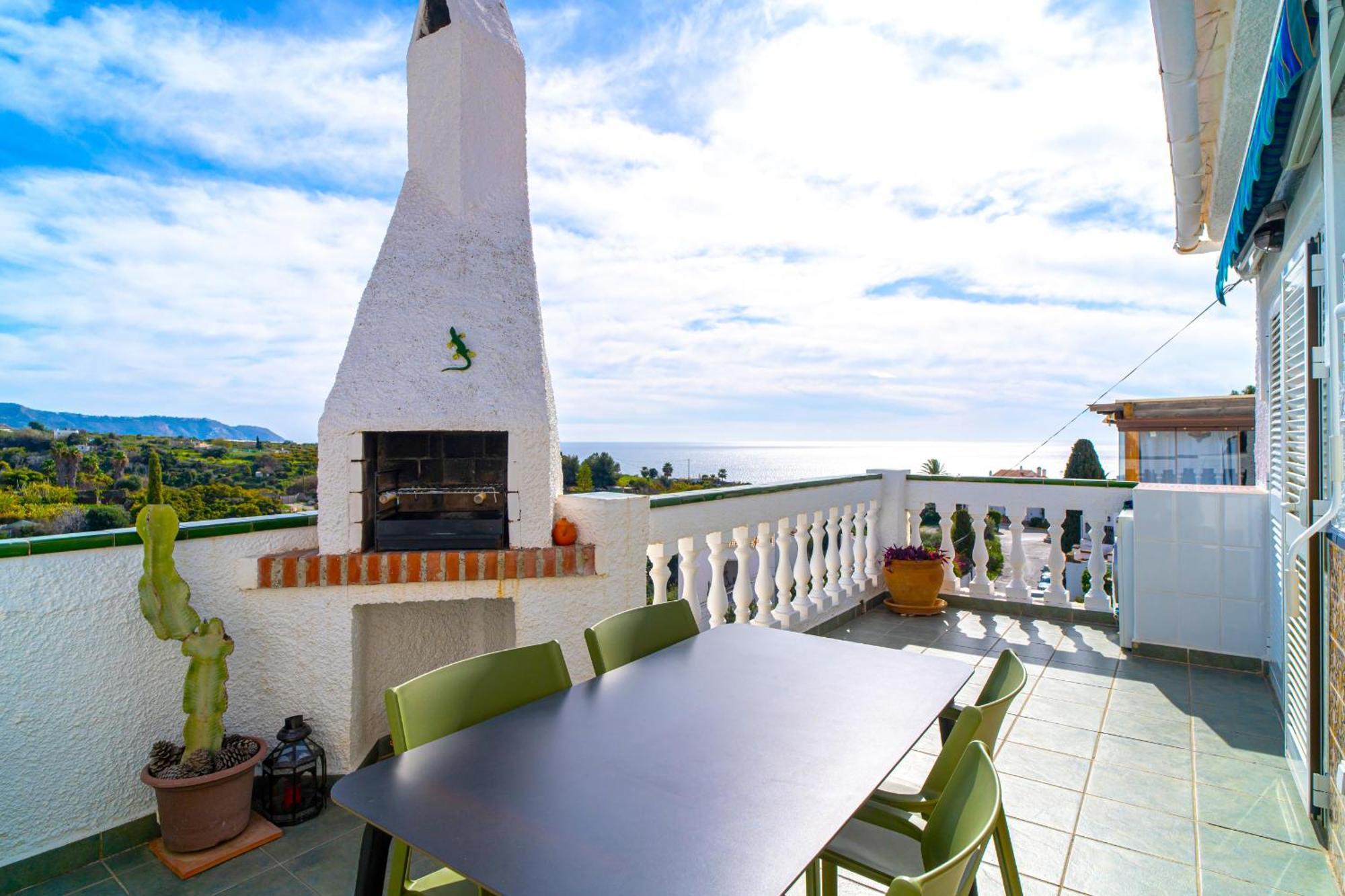 Sunny Terrace Chimenea By Casasol Apartment *
